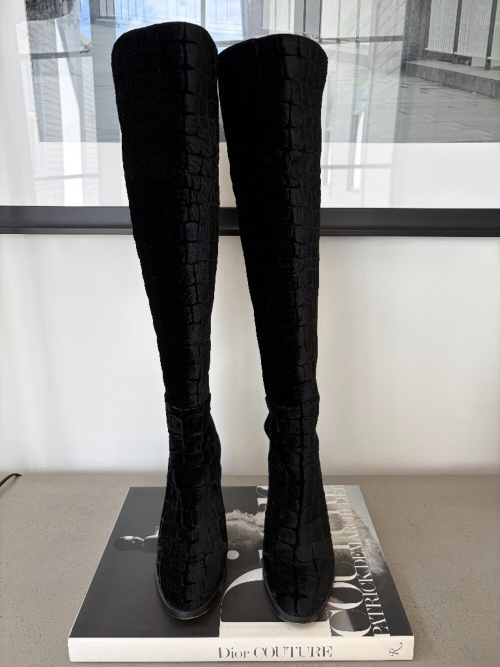 Stuart Weitzman Velvet Croc Embossed Over The Knee Boots Black Sz 8 Block Heel